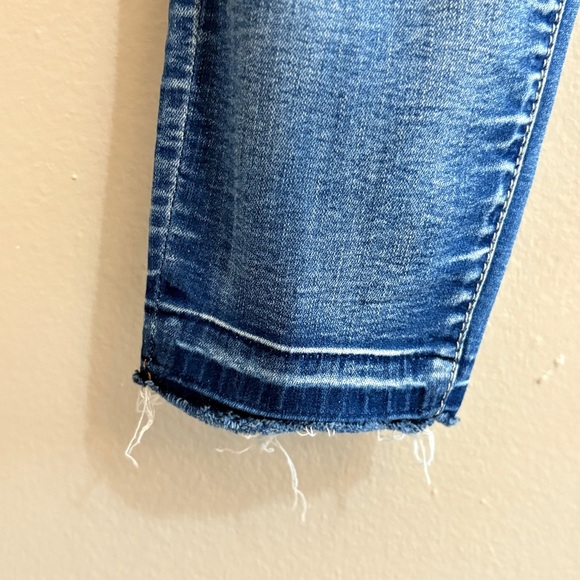 American Eagle Outfitters Distressed Denim Capri Jeans - Picture 10 of 16